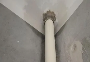 丁青卫生间测漏水之渗水防护